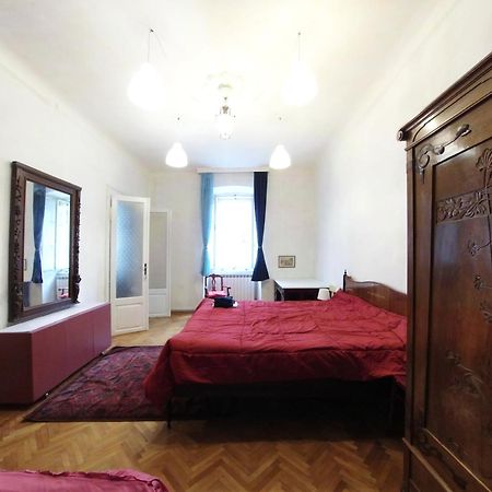 Casa Antica - Historical Apartment In Old City Center Триест Номер фото