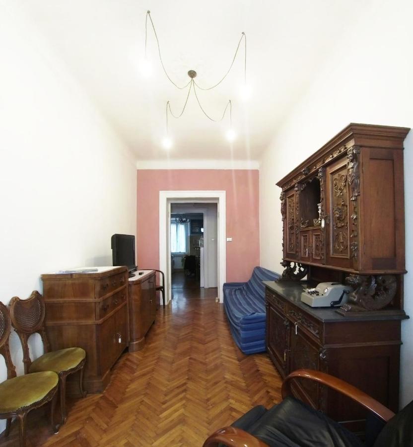 Casa Antica - Historical Apartment In Old City Center Триест Экстерьер фото