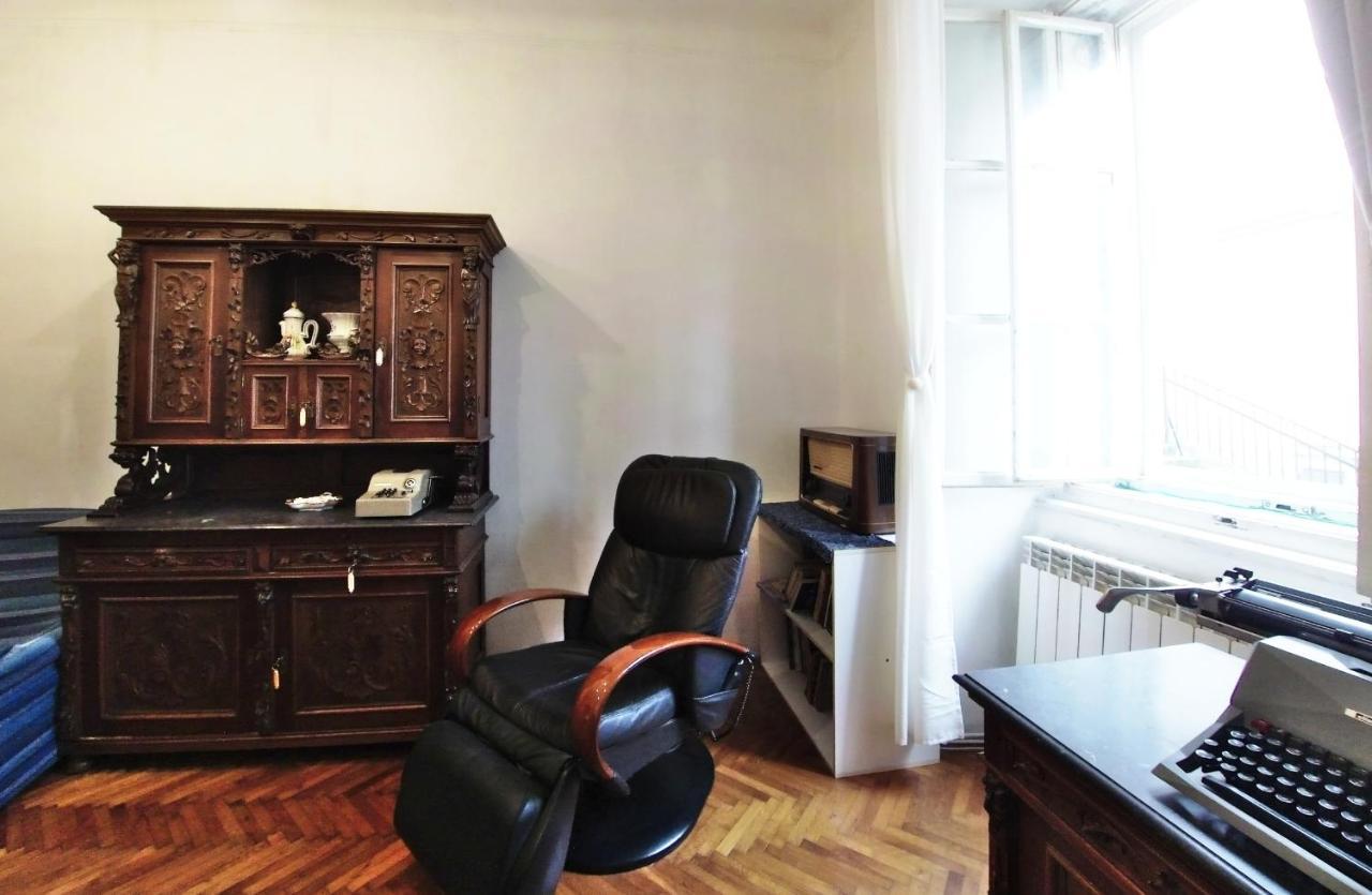 Casa Antica - Historical Apartment In Old City Center Триест Экстерьер фото